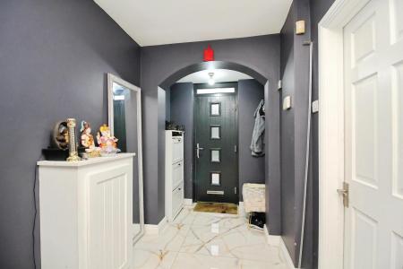 4 bedroom Semi-detached house for sale in Kingsway North, Braunstone Town, LE3