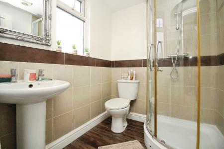 4 bedroom Semi-detached house for sale in Kingsway North, Braunstone Town, LE3