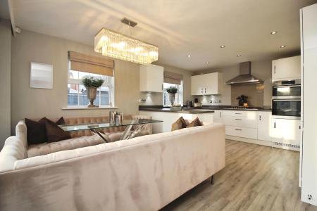 4 bedroom Detached house for sale in Forest House Lane, Leicester Forest East, LE3