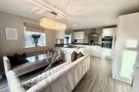 4 bedroom Detached house for sale in Forest House Lane, Leicester Forest East, LE3