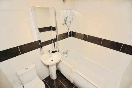 2 bedroom Town house for sale in Durban Road, Thurcaston Park, Leicester, LE4