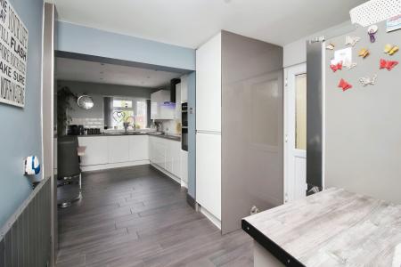 3 bedroom Semi-detached house for sale in Narborough Road South, Braunstone Town, LE3