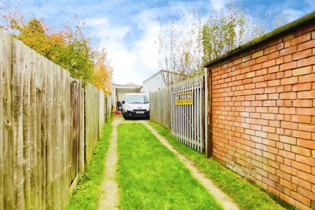 3 bedroom Semi-detached house for sale in Narborough Road South, Braunstone Town, LE3