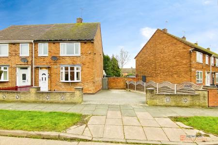 3 bedroom Semi-detached house for sale in Heays Close, New Parks, Leicester, LE3