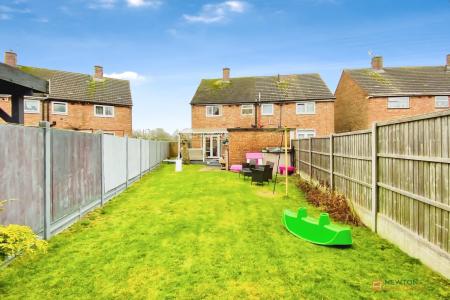3 bedroom Semi-detached house for sale in Heays Close, New Parks, Leicester, LE3