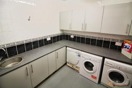 4 bedroom Semi-detached house for sale in Imperial Avenue, Braunstone, LE3