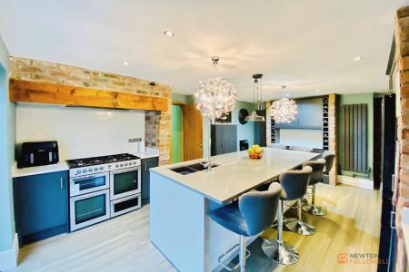 4 bedroom Semi-detached house for sale in Imperial Avenue, Braunstone, LE3