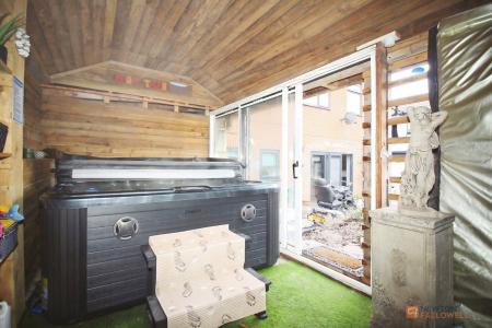 4 bedroom Semi-detached house for sale in Imperial Avenue, Braunstone, LE3