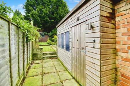 3 bedroom Terraced House for sale in Hinckley Road, Earl Shilton, LE9