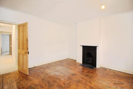 3 bedroom Terraced House for sale in Harrow Road, Off Fosse Road South, Leicester, LE3