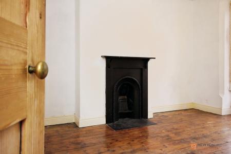 3 bedroom Terraced House for sale in Harrow Road, Off Fosse Road South, Leicester, LE3