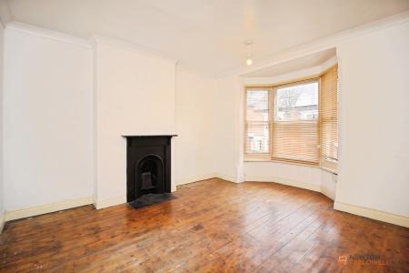 3 bedroom Terraced House for sale in Harrow Road, Off Fosse Road South, Leicester, LE3
