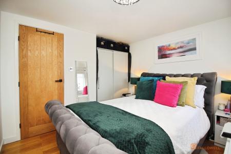 2 bedroom Semi-detached house for sale in Chaffinch Close, Anstey Heights, Leicester, LE4