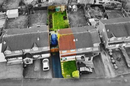 2 bedroom Semi-detached house for sale in Chaffinch Close, Anstey Heights, Leicester, LE4