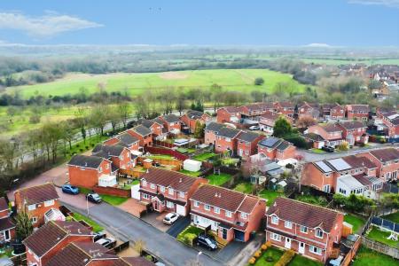 2 bedroom Semi-detached house for sale in Chaffinch Close, Anstey Heights, Leicester, LE4