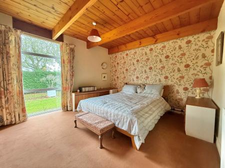 4 bedroom Detached bungalow for sale in Barlings Lane, Langworth, LN3