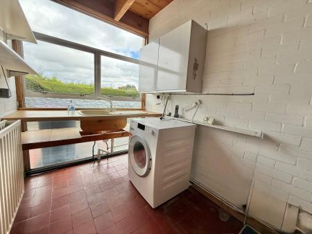 4 bedroom Detached bungalow for sale in Barlings Lane, Langworth, LN3