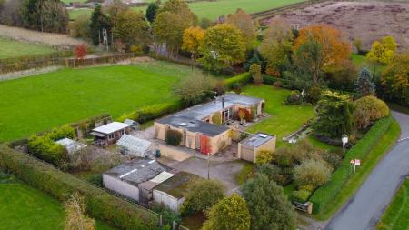 4 bedroom Detached bungalow for sale in Barlings Lane, Langworth, LN3