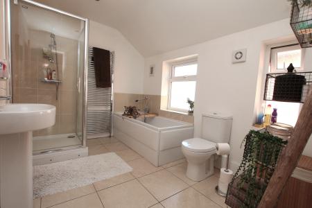 3 bedroom Detached house for sale in Boultham Park Road, Lincoln, LN6