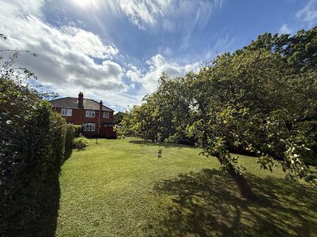 3 bedroom Semi-detached house for sale in Bunkers Hill, Lincoln, LN2