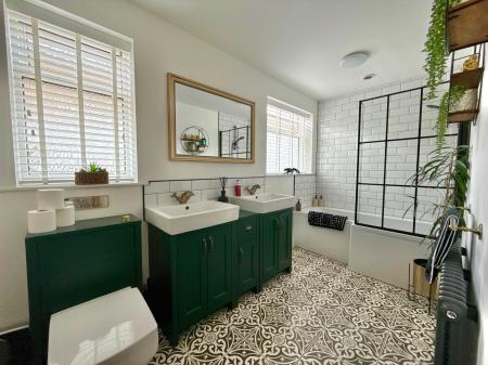 4 bedroom Detached bungalow for sale in Caroline Road, Metheringham, LN4