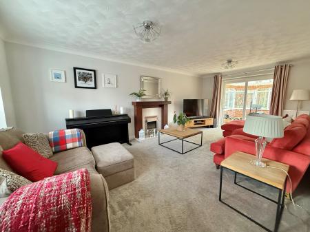 4 bedroom Detached house for sale in Cleveland Avenue, North Hykeham, LN6