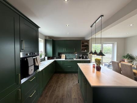 4 bedroom Detached house for sale in Hale Close, Lincoln, LN2