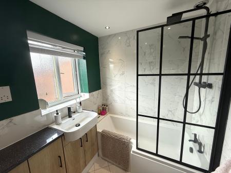 4 bedroom Detached house for sale in Hale Close, Lincoln, LN2