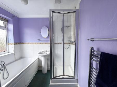 3 bedroom Detached house for sale in Heath Close, Welton, LN2