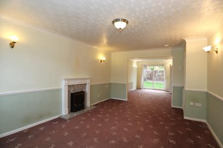 3 bedroom Detached house for sale in Heath Close, Welton, LN2