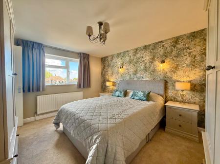 4 bedroom Detached house for sale in Hunt Lea Avenue, Lincoln, LN6