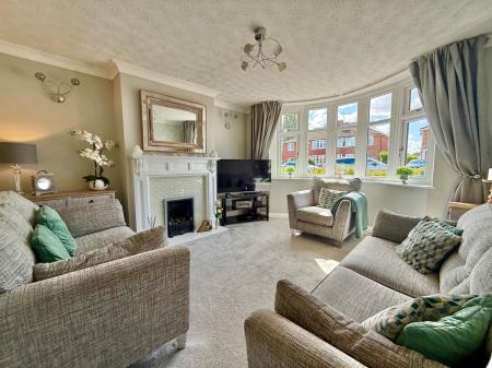 4 bedroom Detached house for sale in Hunt Lea Avenue, Lincoln, LN6