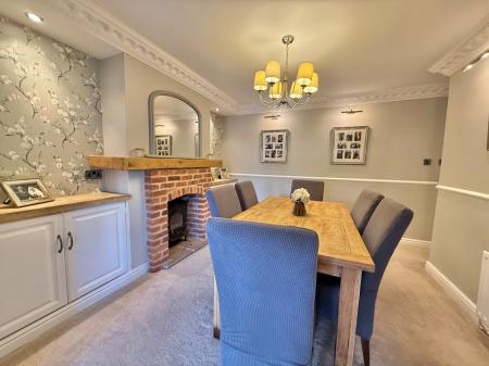 4 bedroom Detached house for sale in Hunt Lea Avenue, Lincoln, LN6