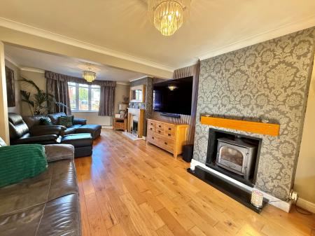 4 bedroom Detached house for sale in Hykeham Road, Lincoln, LN6