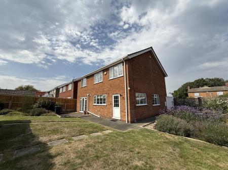 4 bedroom Detached house for sale in Lincoln Lane, Thorpe-on-the-Hill, LN6