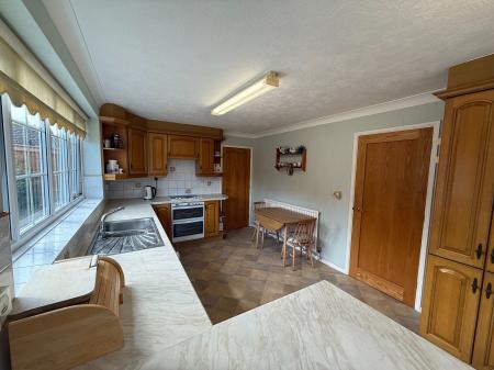 4 bedroom Detached house for sale in Lincoln Lane, Thorpe-on-the-Hill, LN6