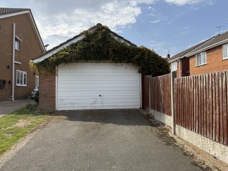 4 bedroom Detached house for sale in Lincoln Lane, Thorpe-on-the-Hill, LN6