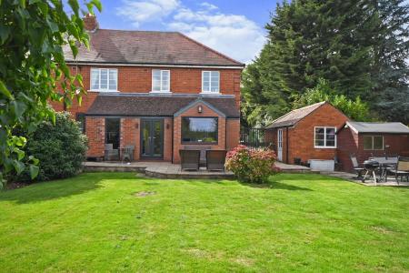 4 bedroom Semi-detached house for sale in Lincoln Road, Branston, LN4