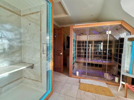 5 bedroom Detached house for sale in Lincoln Road, Bassingham, LN5