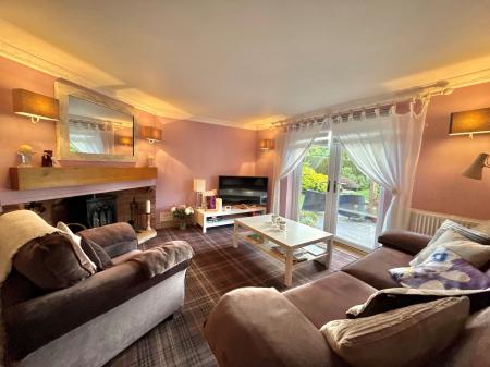 5 bedroom Detached house for sale in Lincoln Road, Bassingham, LN5