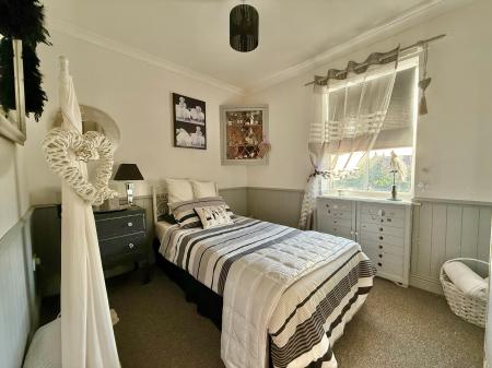 5 bedroom Detached house for sale in Lincoln Road, Bassingham, LN5