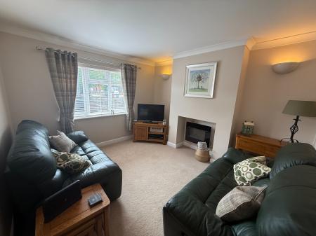 5 bedroom Bungalow for sale in Lincoln Road, North Hykeham, LN6