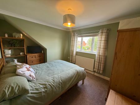 5 bedroom Bungalow for sale in Lincoln Road, North Hykeham, LN6