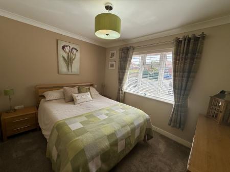 5 bedroom Bungalow for sale in Lincoln Road, North Hykeham, LN6