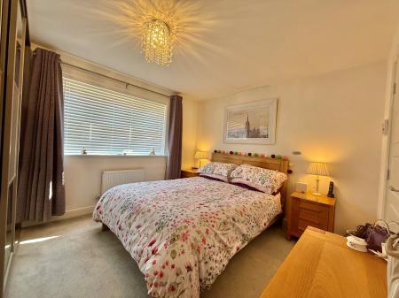 3 bedroom Detached bungalow for sale in Long Barrow Mews, Navenby, LN5