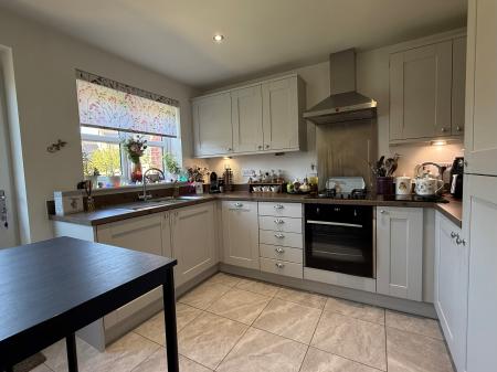 3 bedroom Detached bungalow for sale in Long Barrow Mews, Navenby, LN5