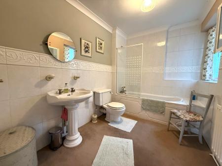 4 bedroom Detached bungalow for sale in Main Street, Torksey, LN1