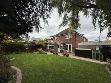 4 bedroom Detached house for sale in Maltkiln Road, Fenton, LN1