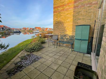 2 bedroom Apartment for sale in Marine Approach, Burton Waters, Lincoln, LN1