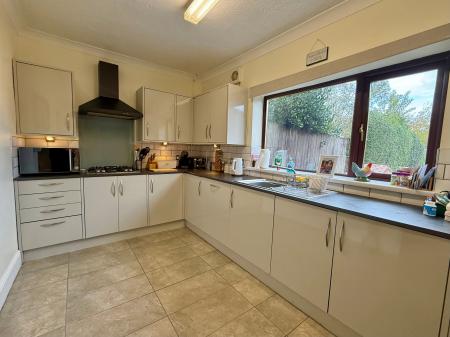 3 bedroom Semi-detached house for sale in Newark Road, North Hykeham, LN6